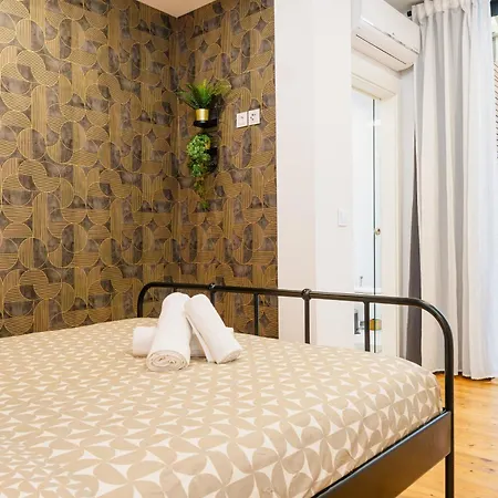 Modern 3-bedroom - Near Arroios Metro Апартаменты