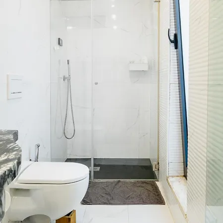 Modern 3-bedroom - Near Arroios Metro