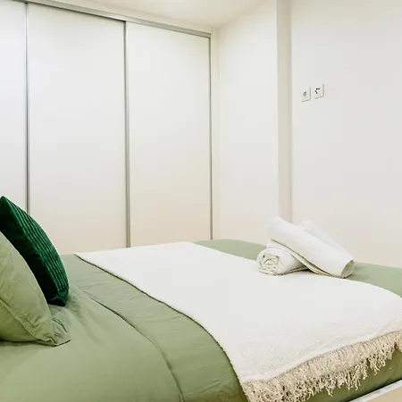 Modern 3-bedroom - Near Arroios Metro * Лиссабон