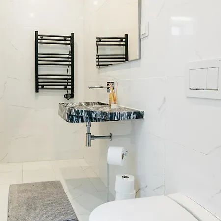 Modern 3-bedroom - Near Arroios Metro *