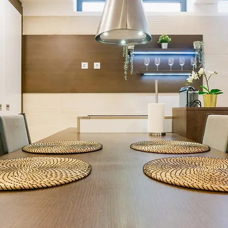Modern 3-bedroom - Near Arroios Metro
