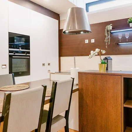 Modern 3-bedroom - Near Arroios Metro * Лиссабон